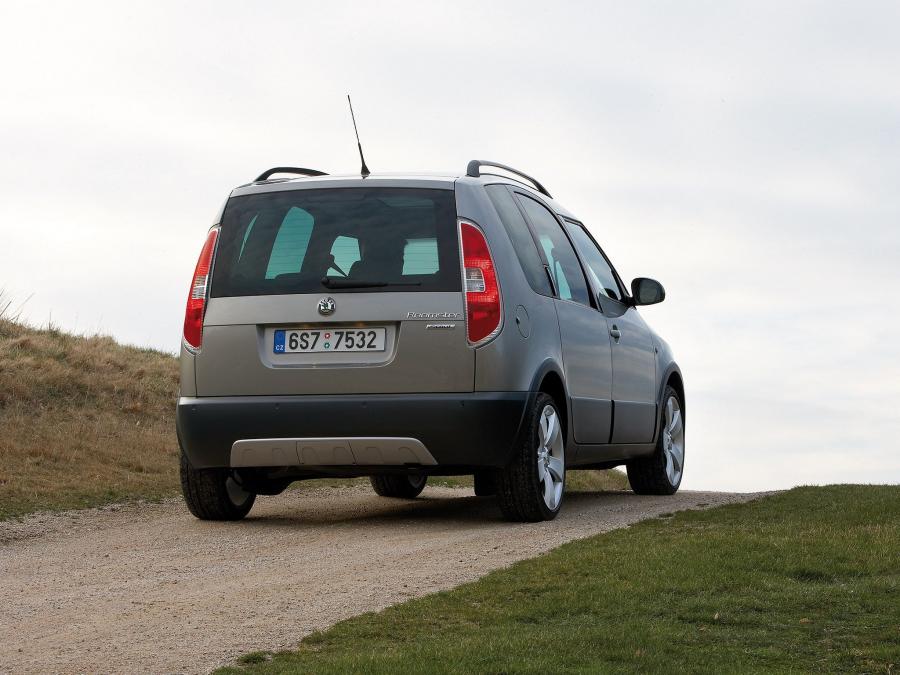  Skoda Roomster Scout 2007 года  (фото 15 из 40)